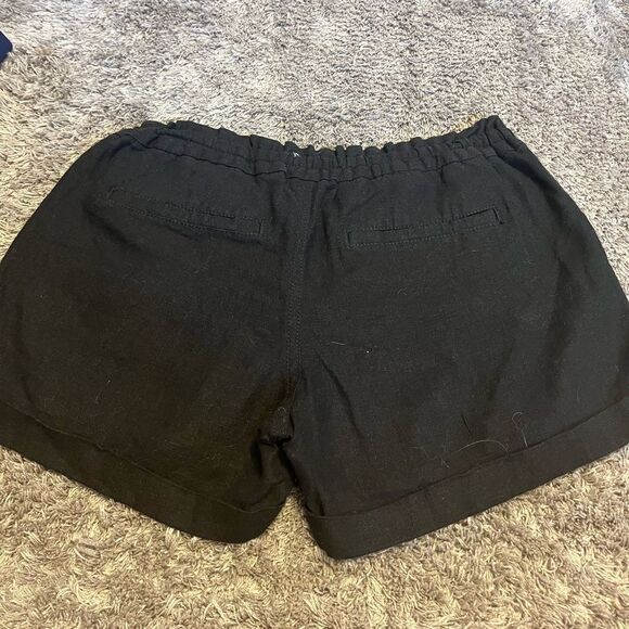Old navy women’s black shorts - Picture 3 of 3